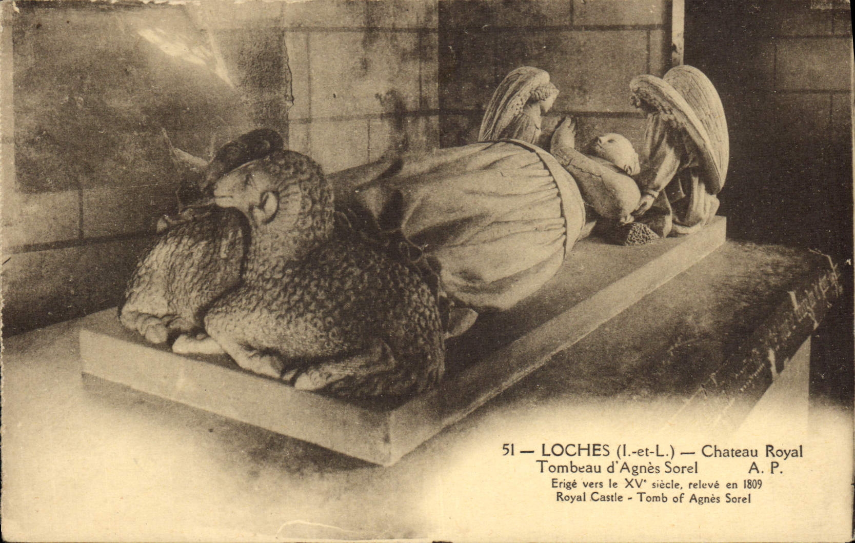 CPA Loches I et L Chateau Royal Tombeau d'Agnes Sorel 