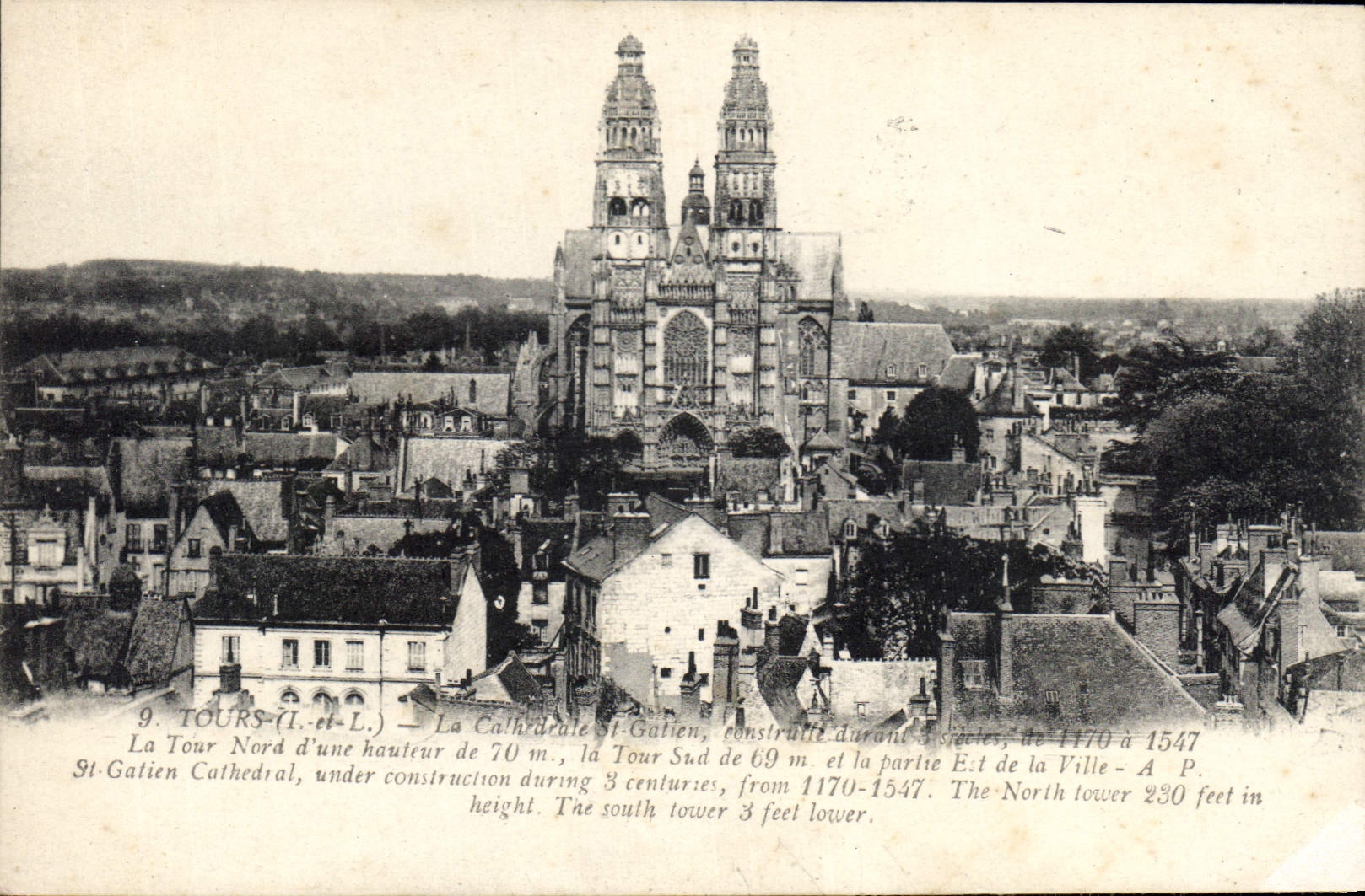 CPA Tours I et L la Cathedrale St Gatien 