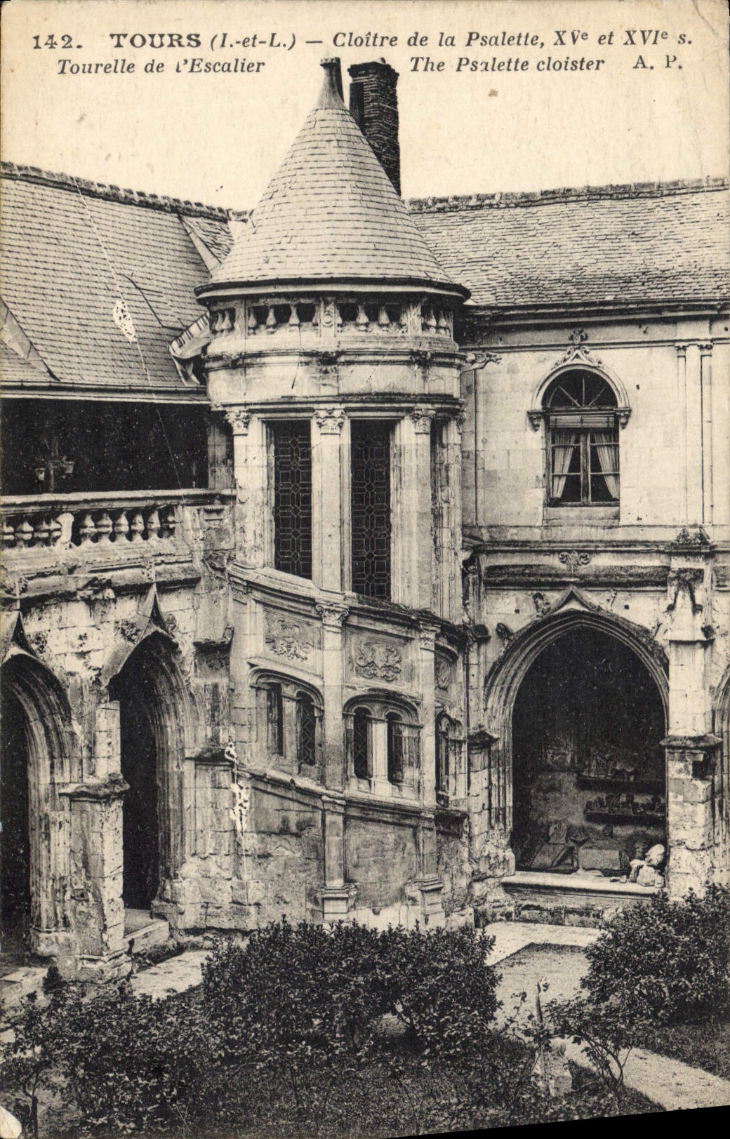 CPA Tours I et L Cloitre de la Psalette Xv et XVI s tourelle de l'Escalier