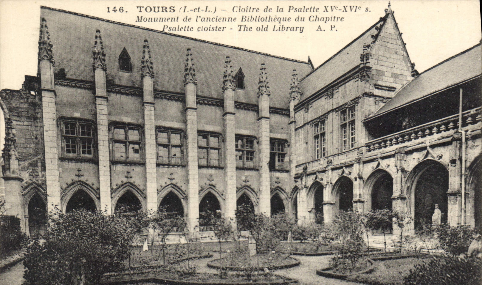 CPA Tours I et L Cloitre de la Psalette Xv XVI monument de l'ancienne Biblioteque du Chapitre psalet