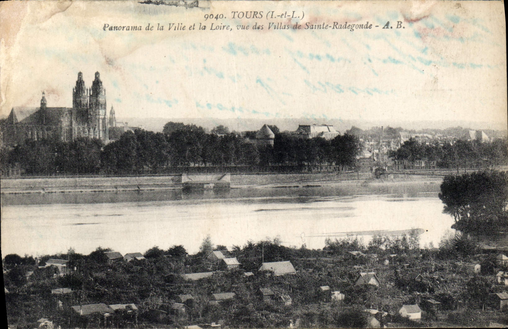 CPA Tours I et L panorama de la ville et la loire vue des villas de Sainte Radegonde
