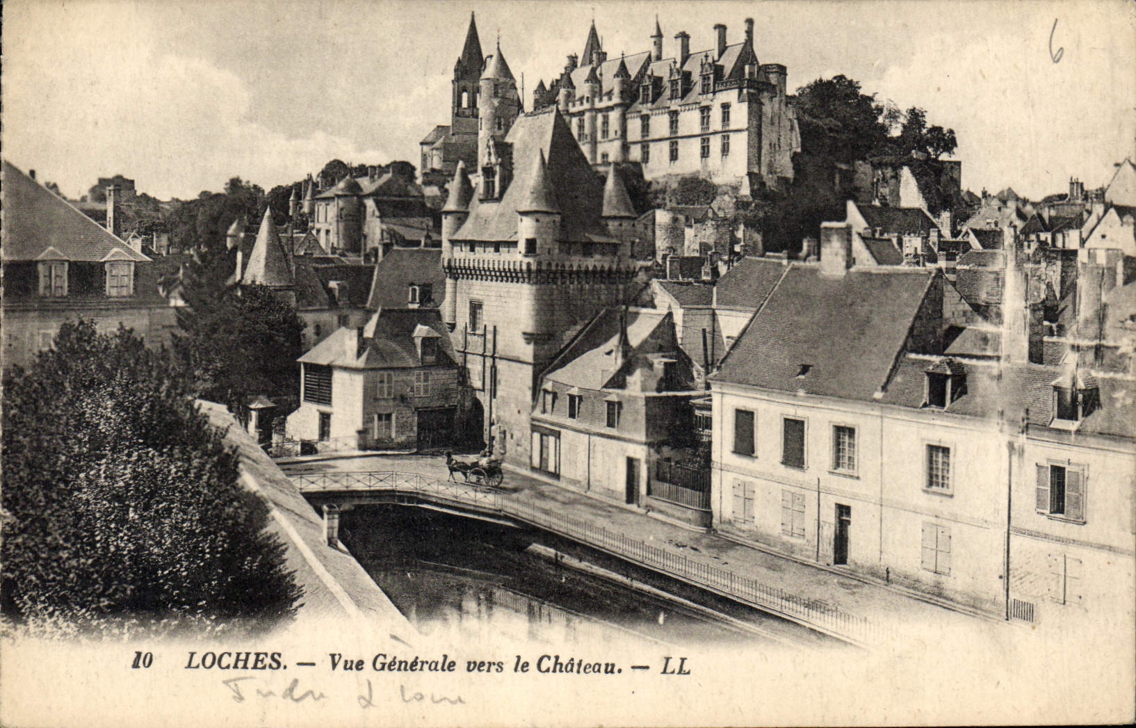 CPA Loches vue generale vers le Chateau 