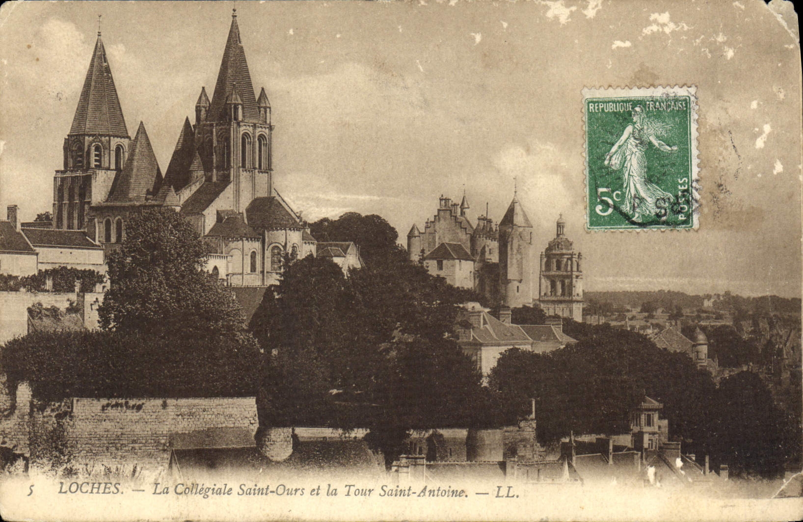 CPA Loches la Collegiale Saint Ours et la Tour Saint Antoine 