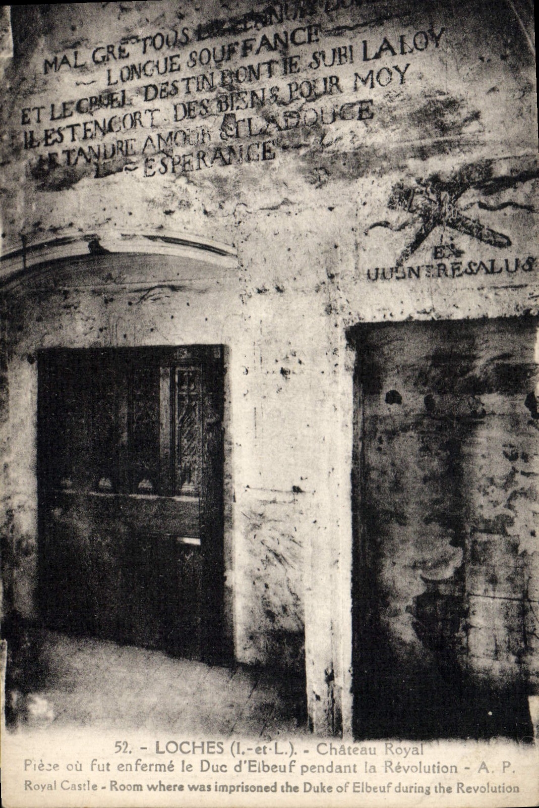 CPA Loches I et L Chateau Royal Piece ou fut enferme le Duc d'Eibeuf pendant la Revolution 