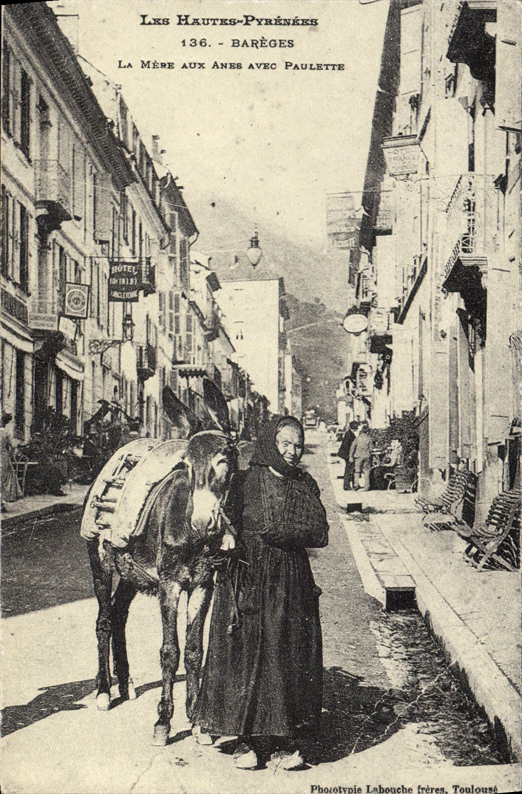 REPRO Les Hautes Pyrenees Bareges la Mere aux Anes avec Paulette Ane Mule