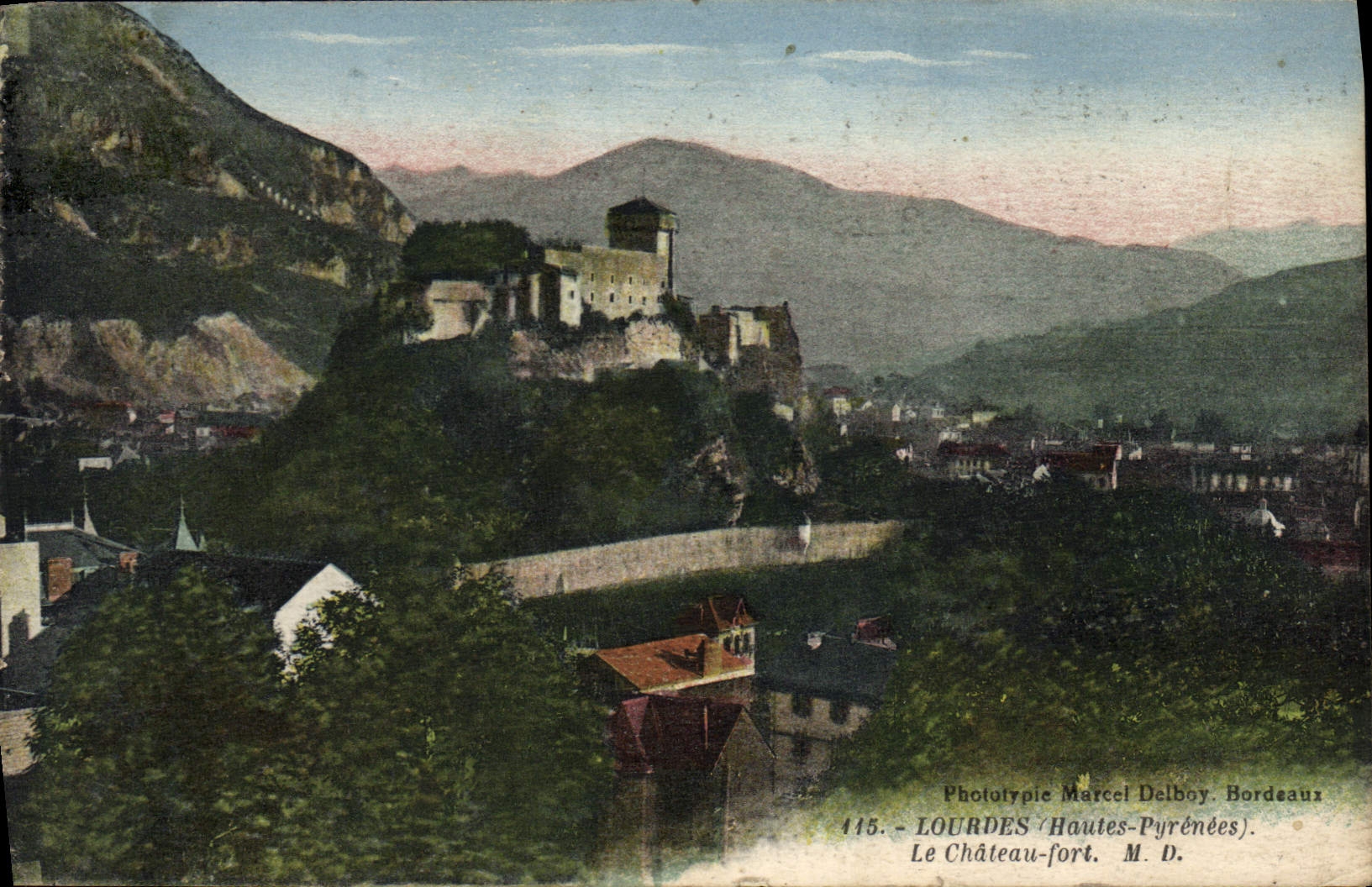 CPA Lourdes Hautes Pyrenees le Chateau Fort 