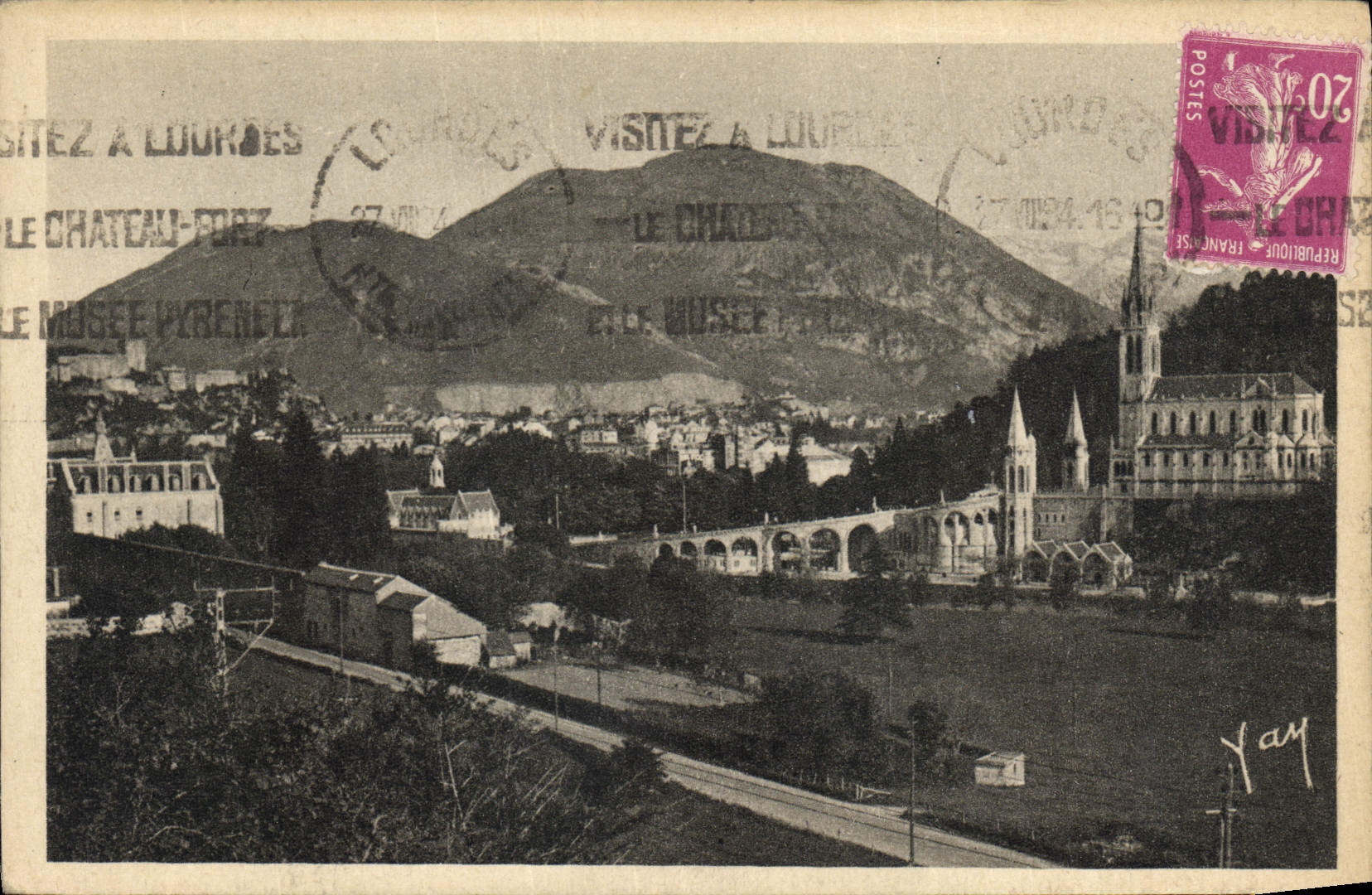 CPA Lourdes la Basilique et le Pic du Jer 