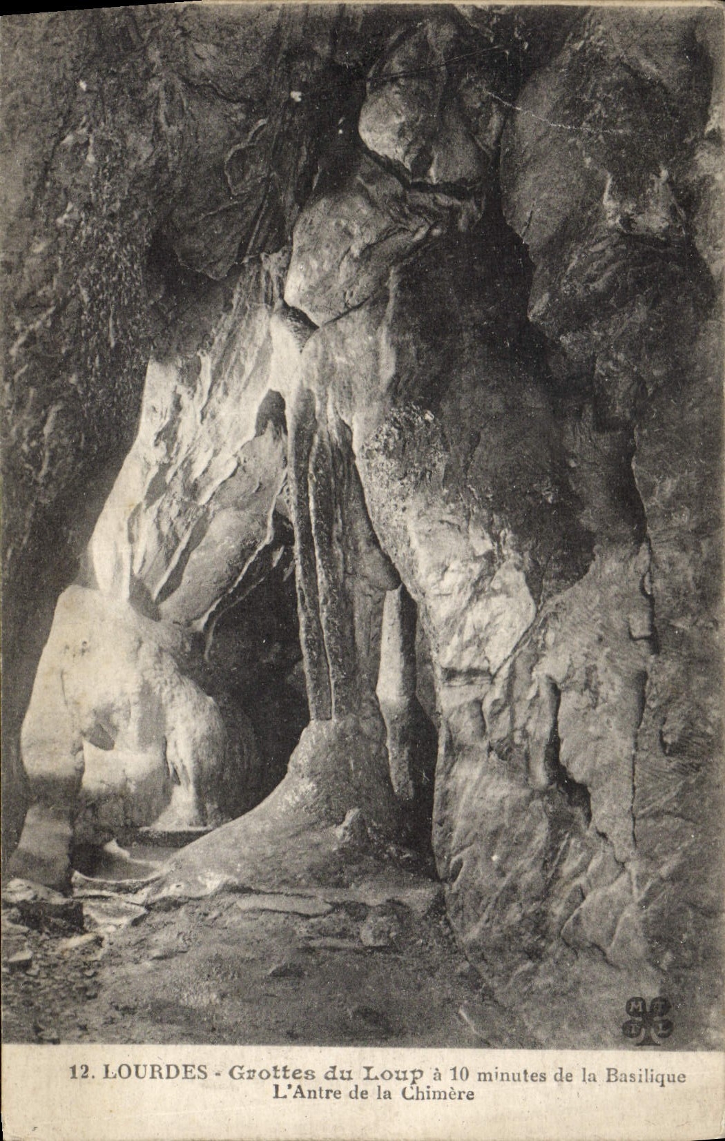 CPA Lourdes Grottes du Loup a 10 minutes de la Basilique l'Antre de la chimere 