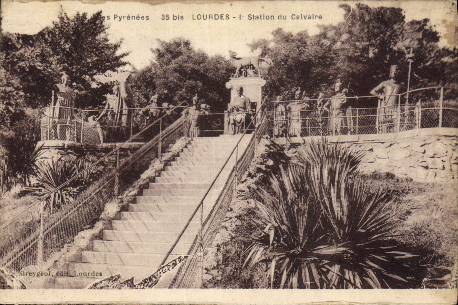 CPA Pyrenees Lourdes 1er Station du Calvaire 