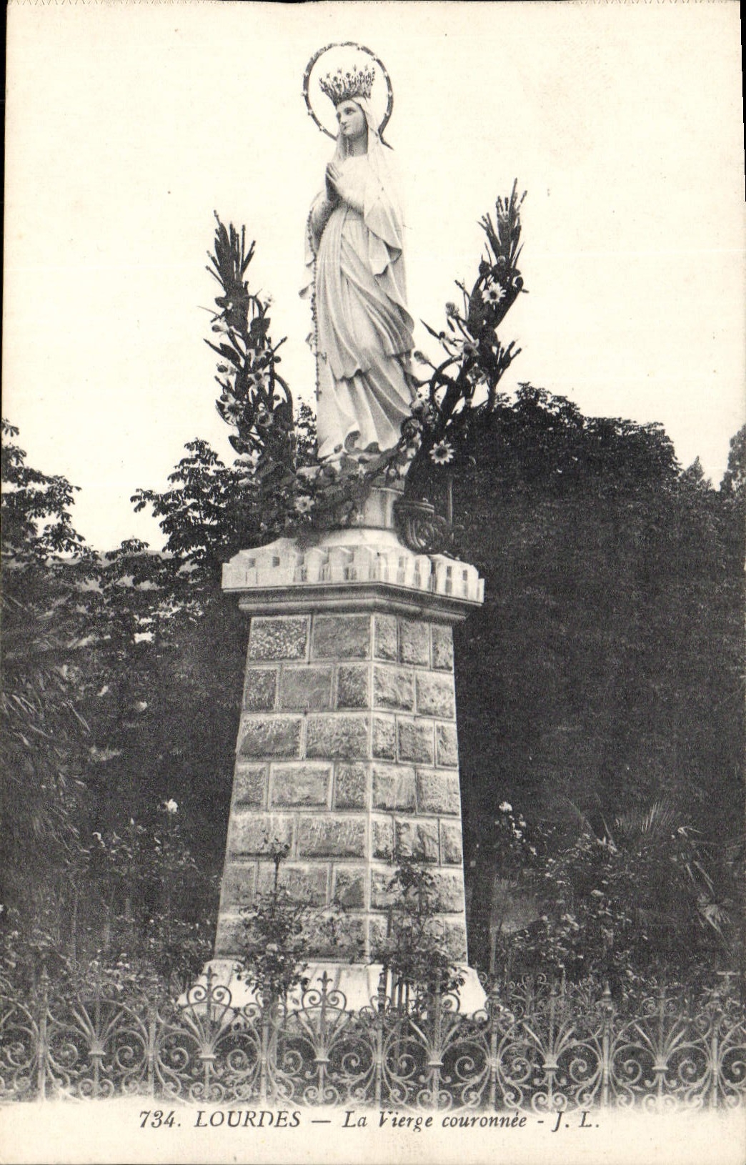 CPA Lourdes la Vierge Couronnee 