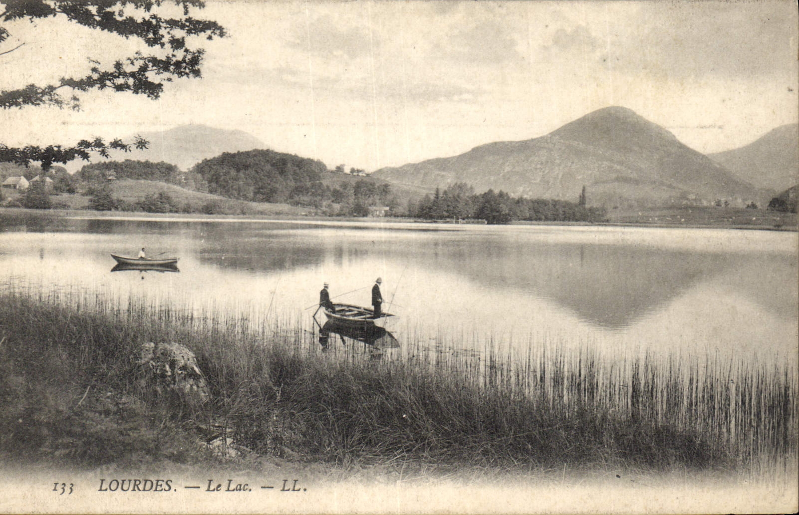 CPA Lourdes le Lac Peche Pecheur