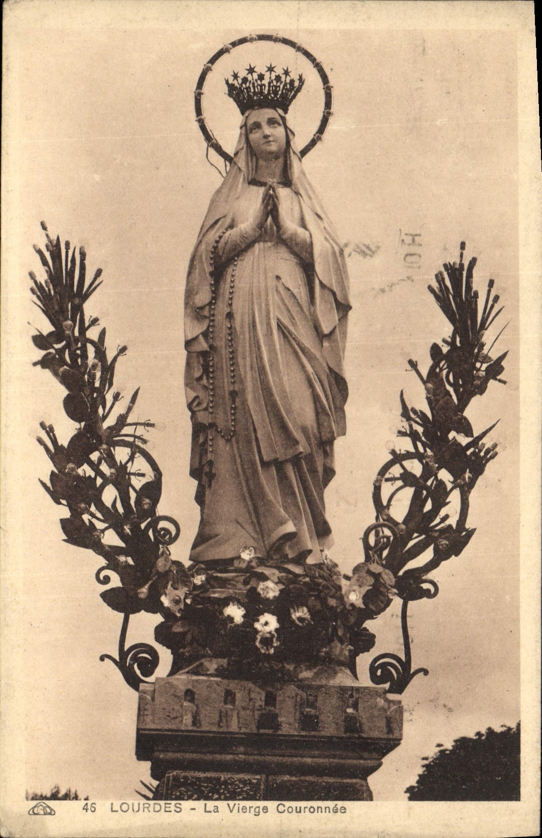 CPA Lourdes la Vierge Couronnee 