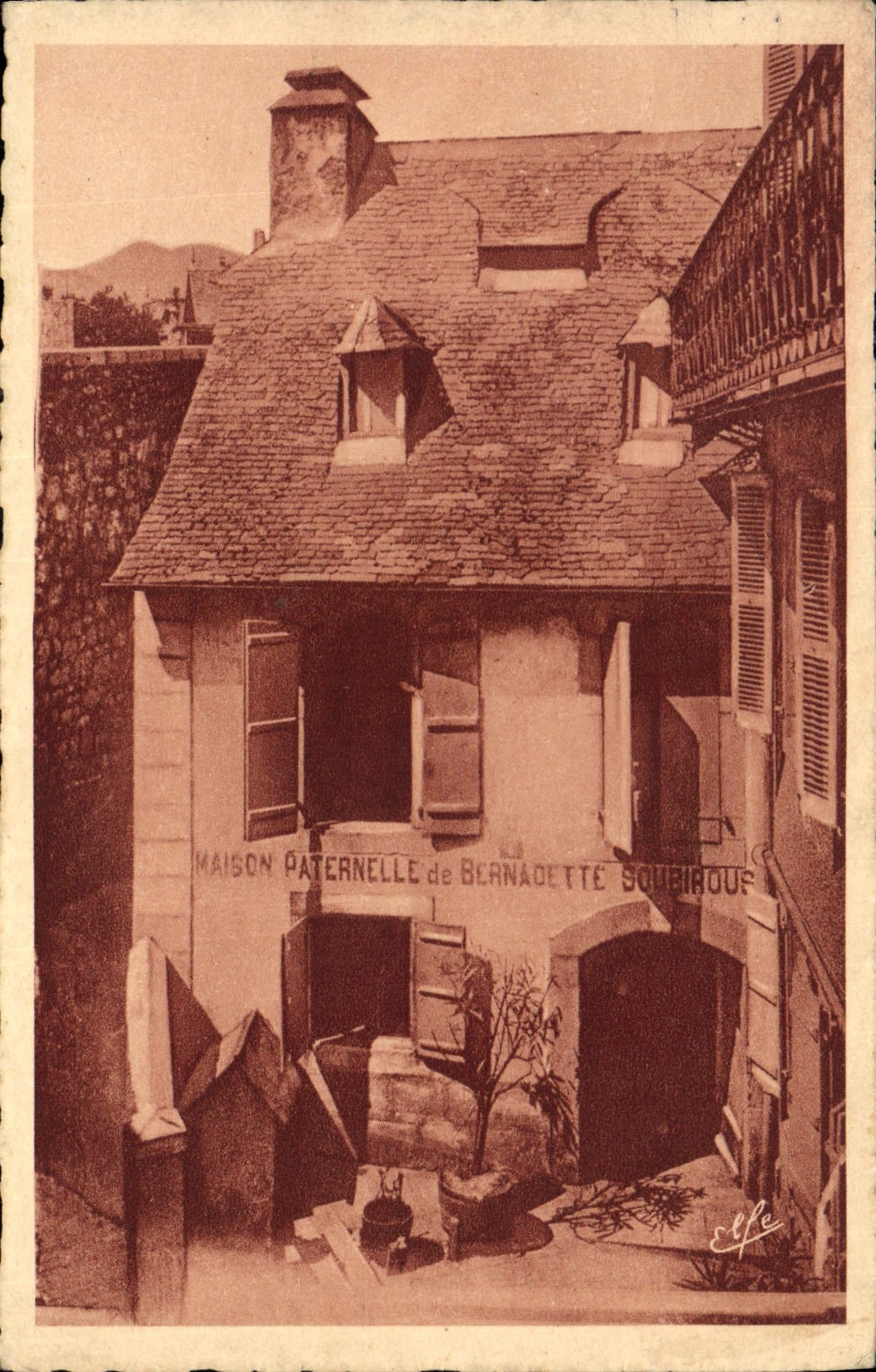 CPA Lourdes Maison paternelle de Bernadette Soubirous