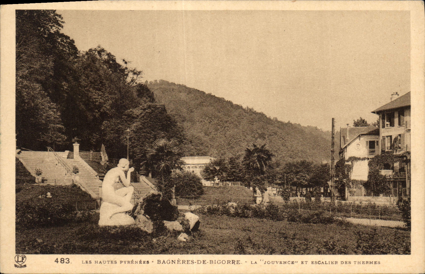 CPA Les Hautes Pyrenees Bagneres de bigorre La Souvence et Escalier des Thermes 