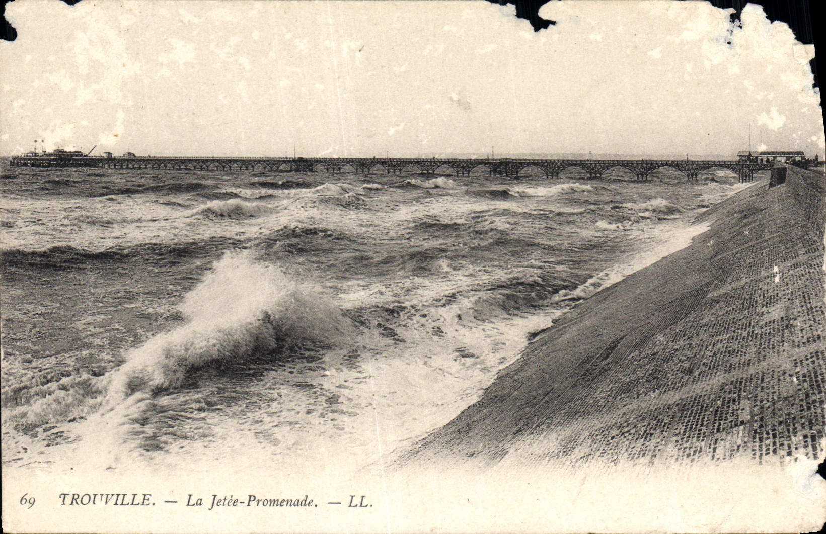 CPA Trouville La Jetee Promenade 