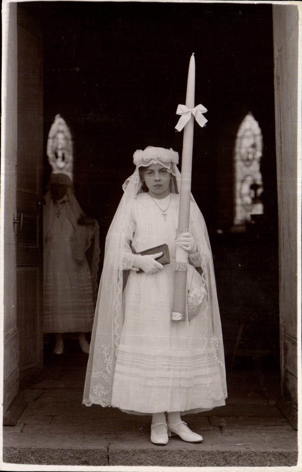 CARTE PHOTO  Communiante