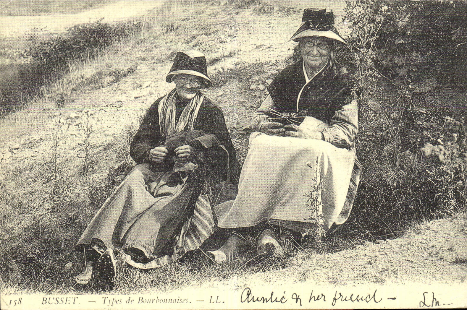 REPRO Busset Types de Bourbonnaises Folklore