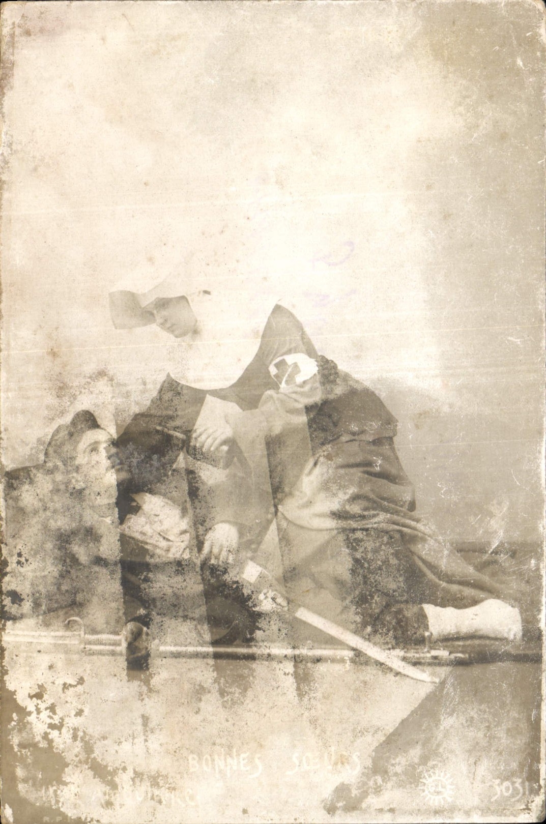 CPA Femme Religieuse Militaria