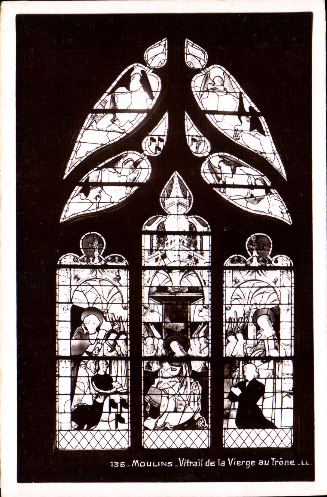 CPA Moulins Vitrail de la Vierge au Trone 