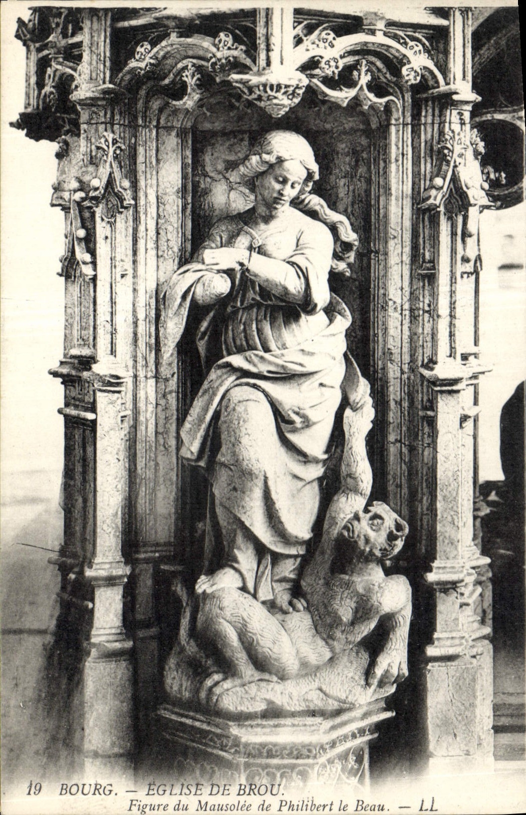 CPA Bourg Eglise de Brou Figure du Mausolee de Philibert le Beau 