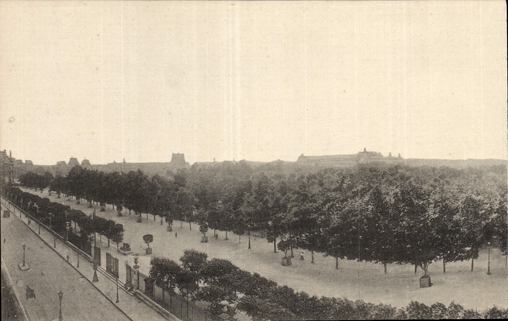 CPA Paris Jardins du Louvre