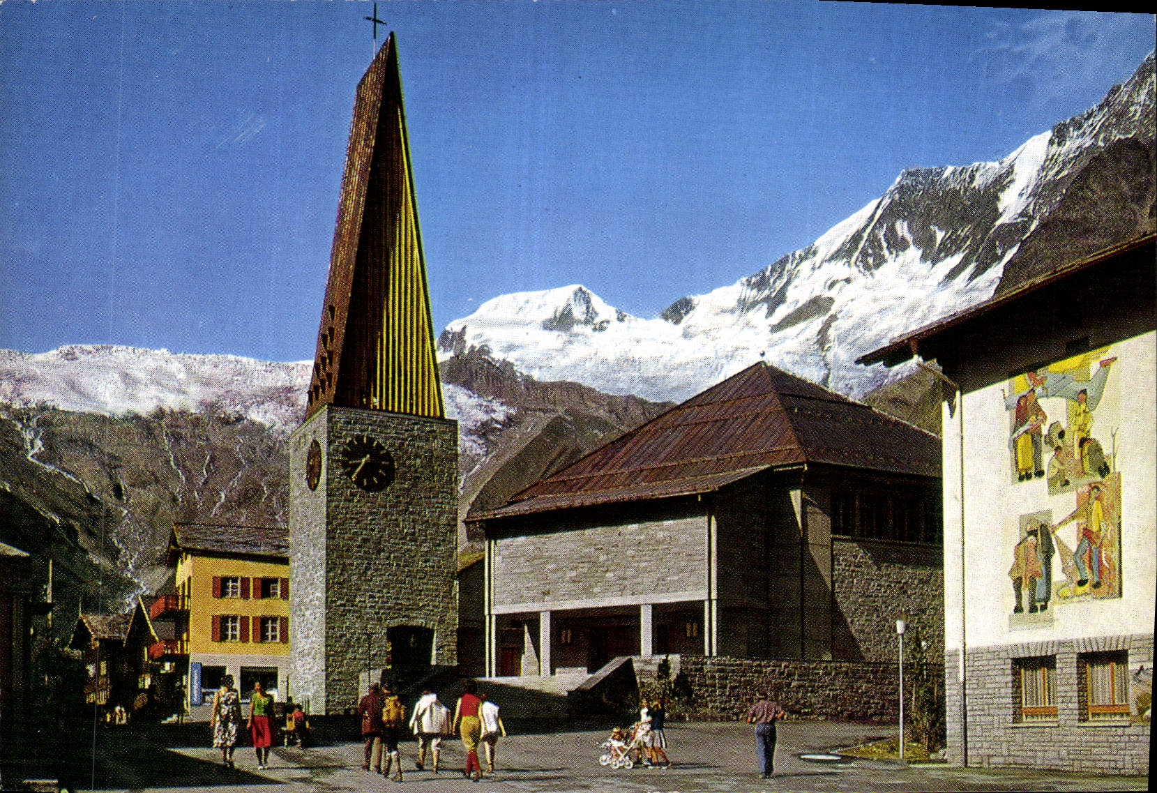 CPM Saas Fee Wallis Kirche und Dorfplatz