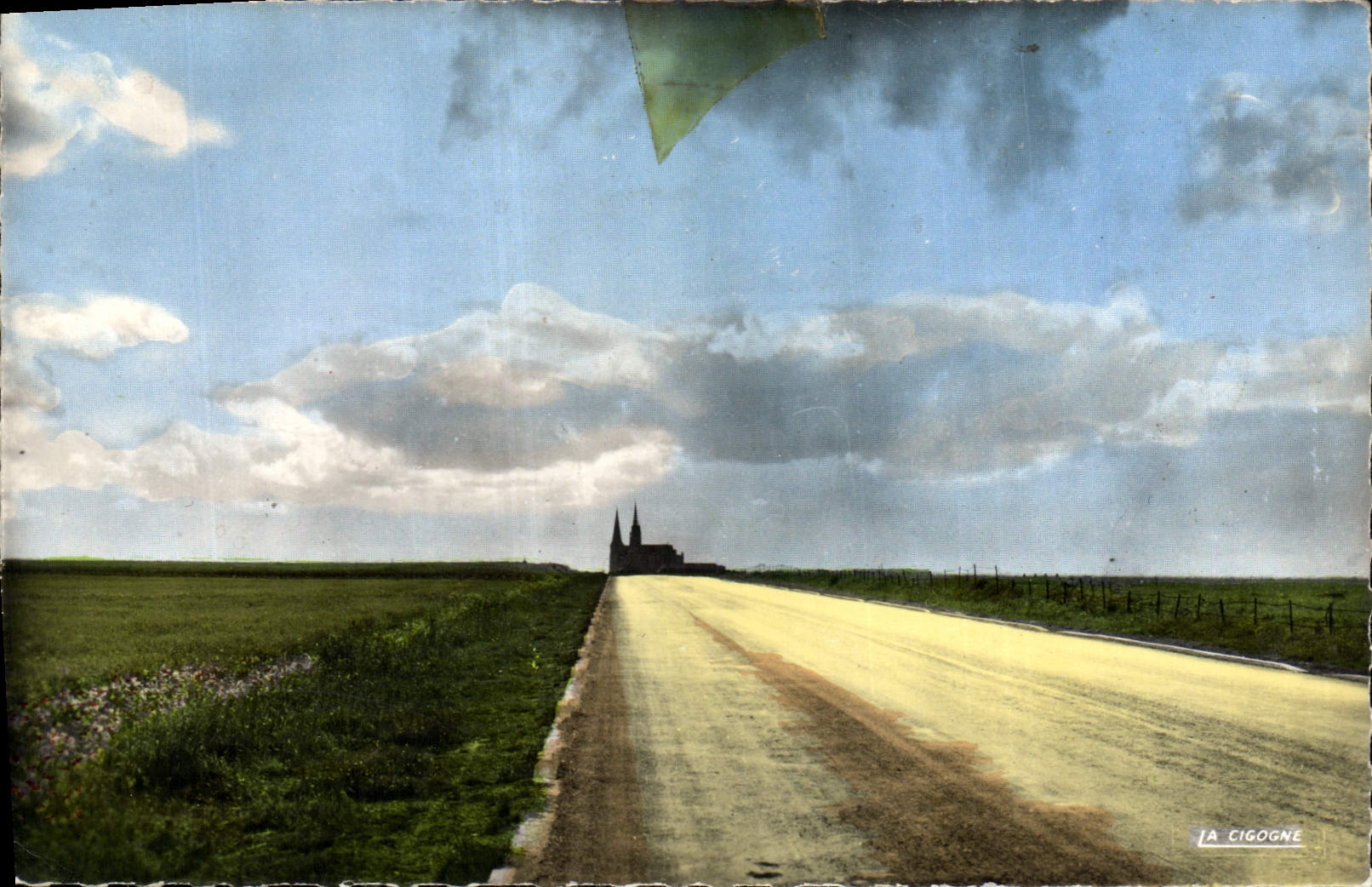 CPM Chartres Eure et Loir La Cathedrale cote sud vue de la route d'Ablis route de Peguy 
