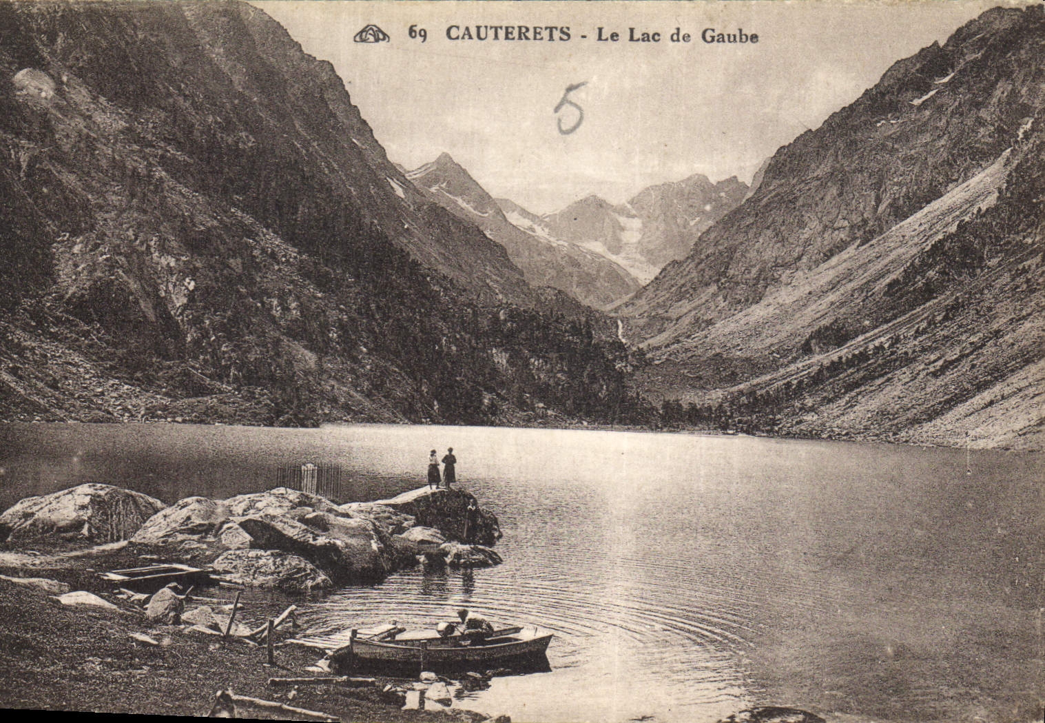 CPA Cauterets Le Lac de Gaube 