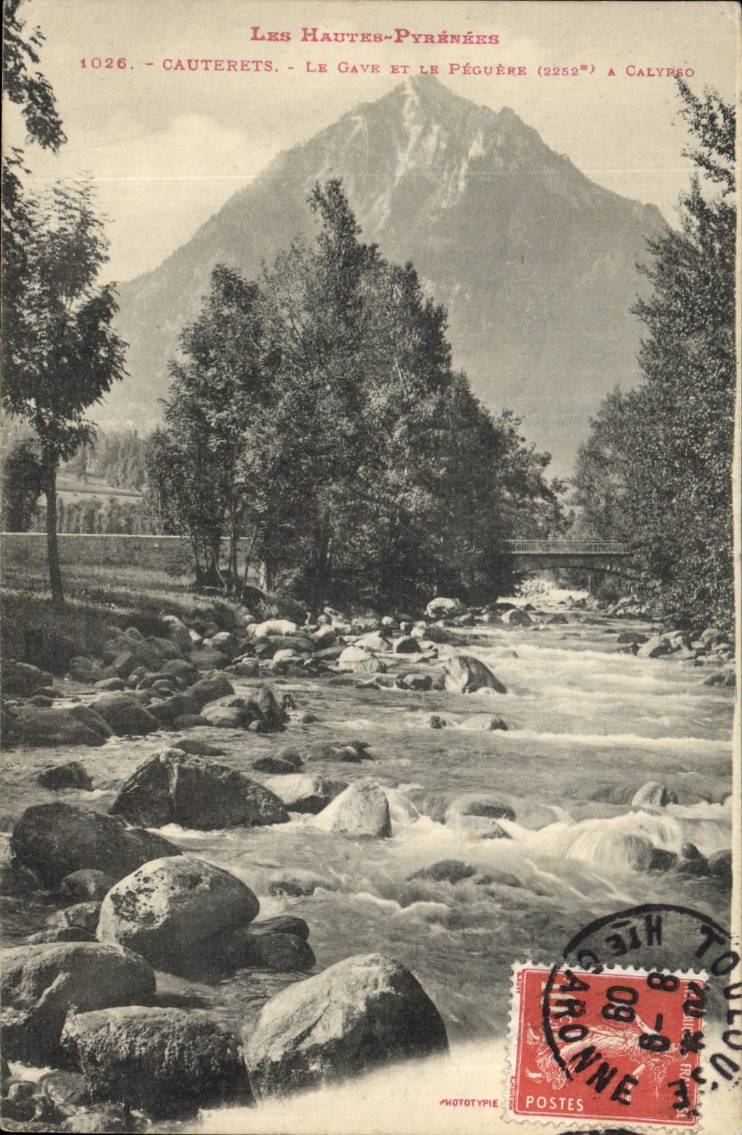 CPA Les Hautes Pyrenees Cauterets Le Gave et le Peguere