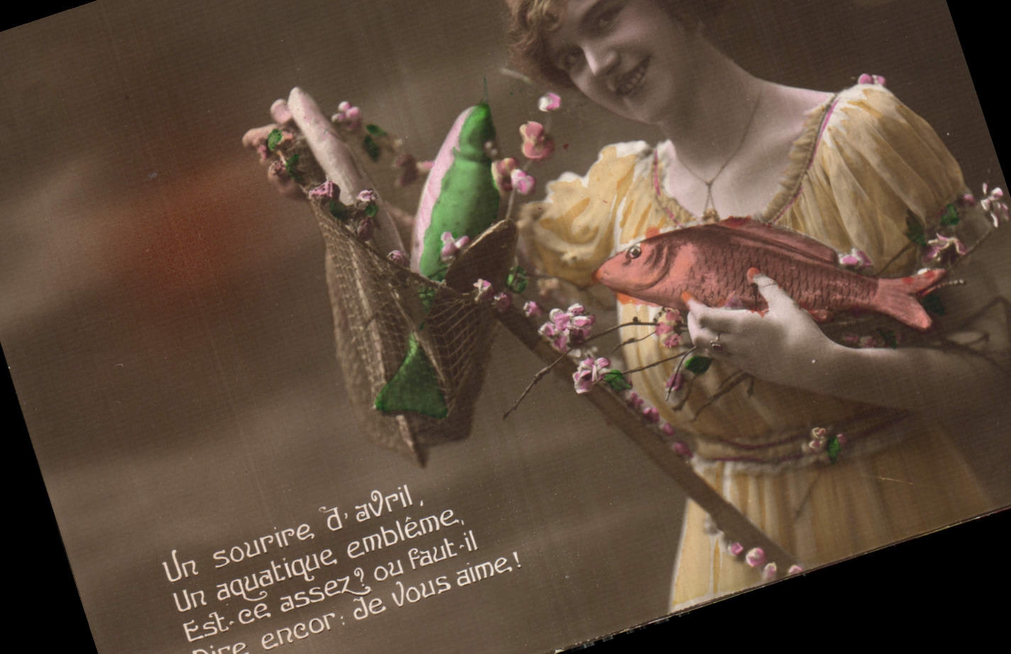 CPA Femme Poissons