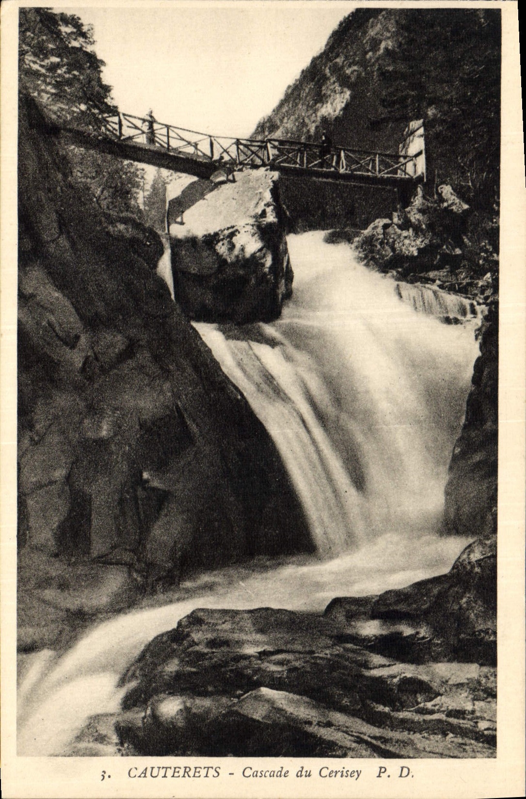 CPA Cauterets Cascade du Cerisey 