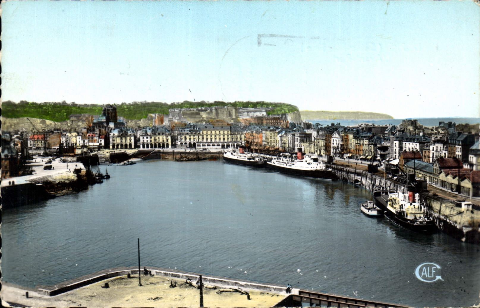 CPA Dieppe Seine Martime l'Avant Port Bateaux