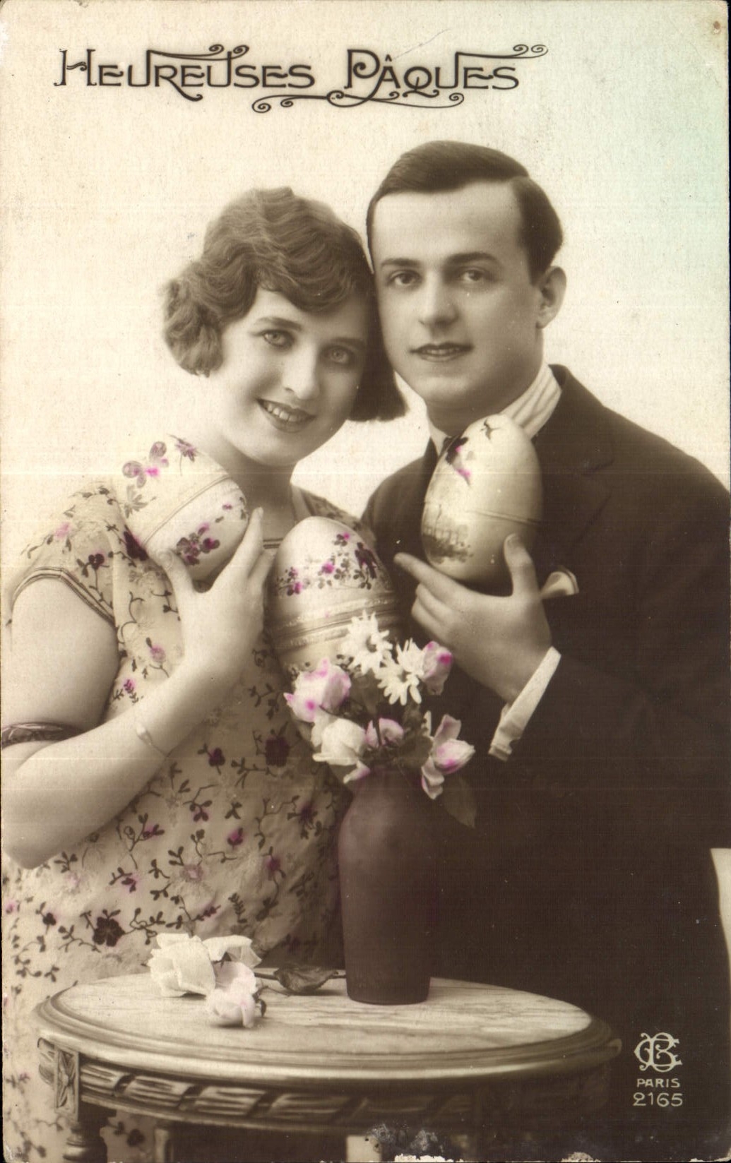 CPA Heureuses Paques Femme