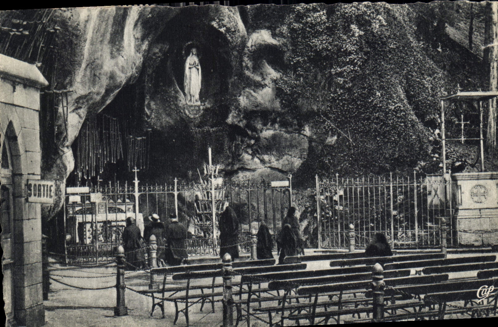 CPA Lourdes La Grotte 