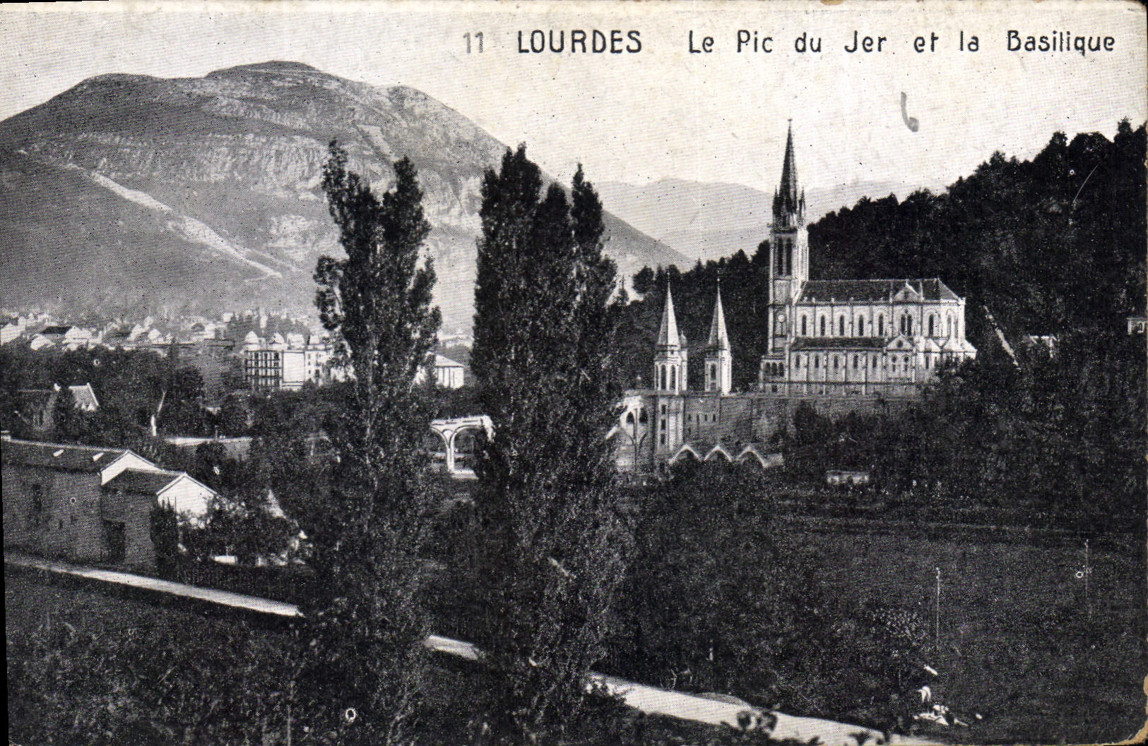 CPA Lourdes Le Pic du Jer et la Basilique 