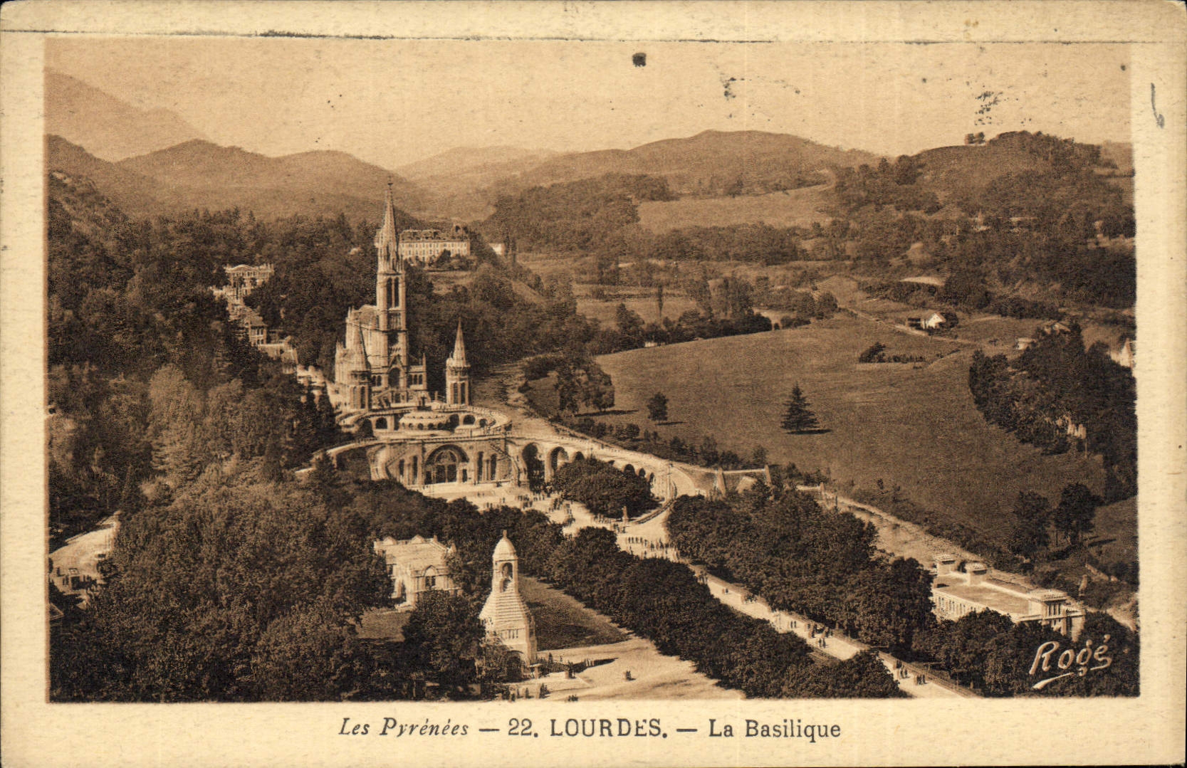 CPA Lourdes La Basilique 