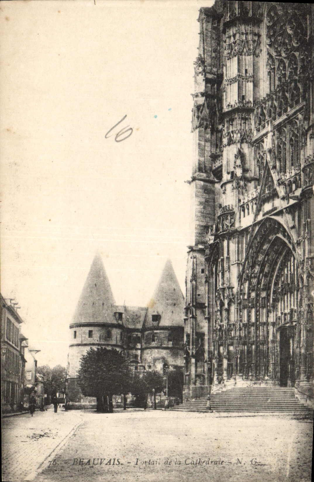 CPA Beauvais Portail de la Cathedrale 