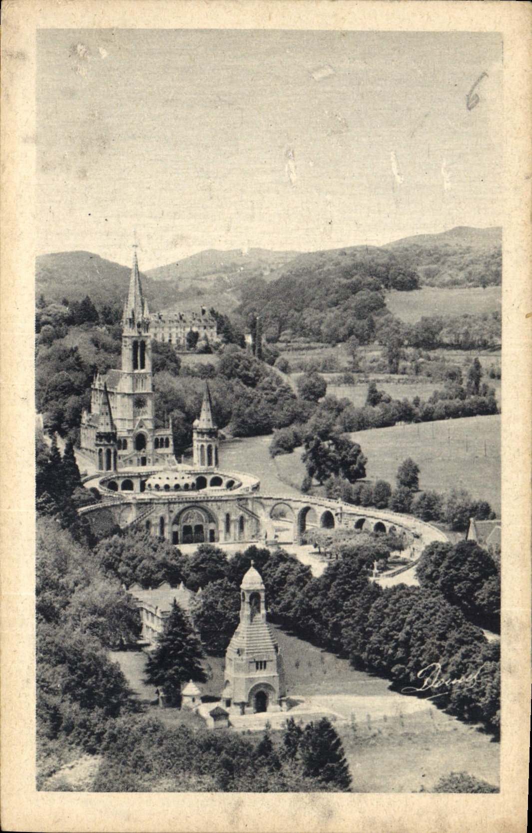 CPA Lourdes La Basilique et le monumnet interallie 