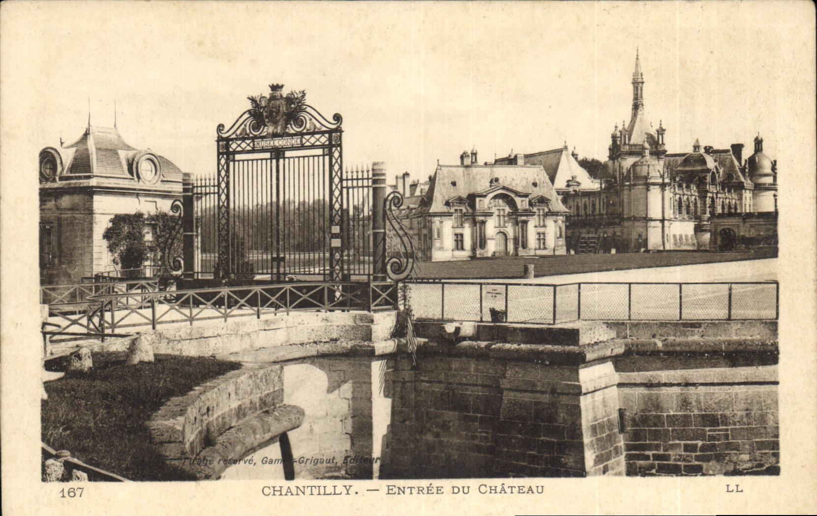 CPA Chantilly Entree du Chateau 