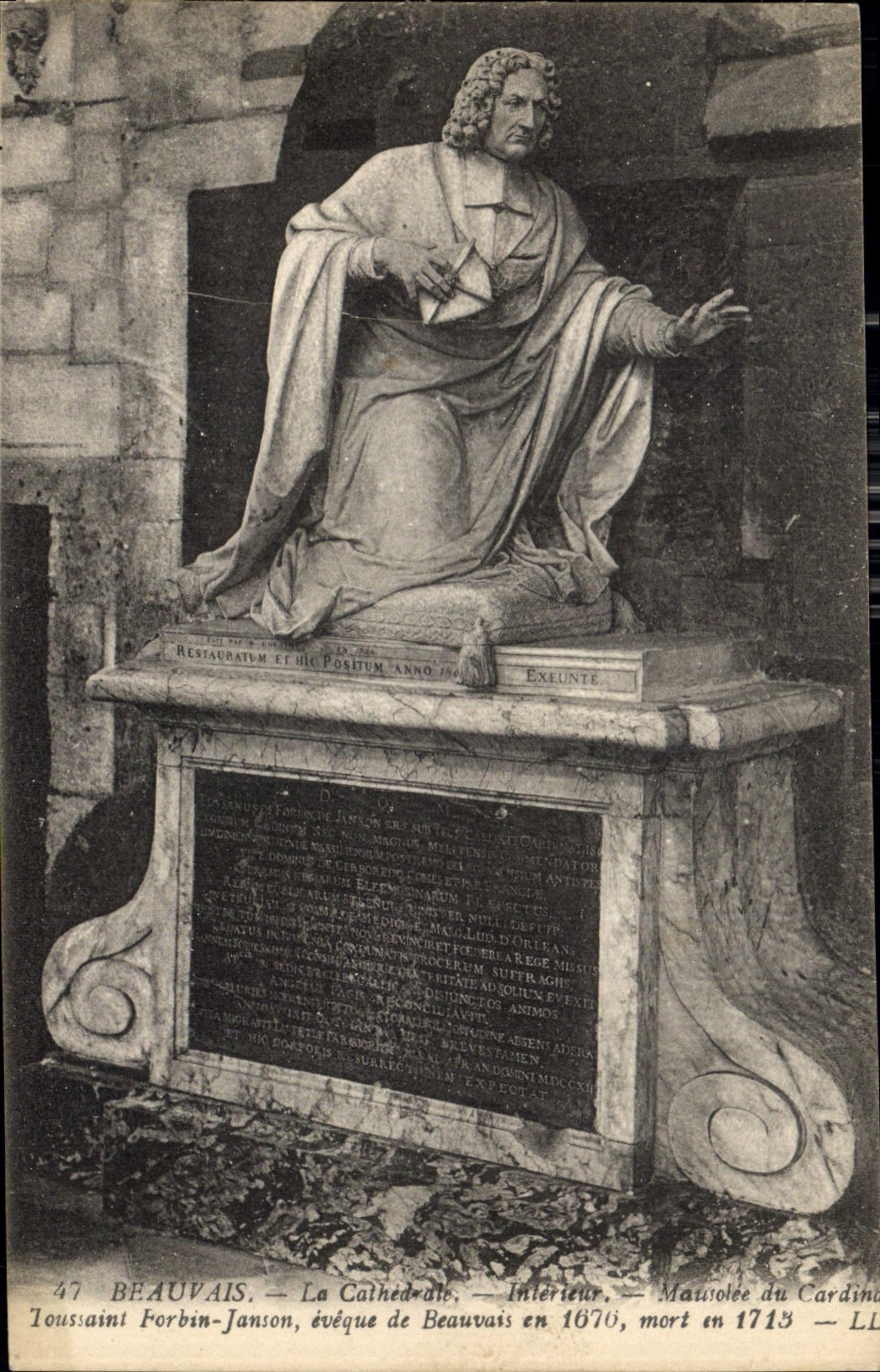 CPA Beauvais La Cathedrale Interieur Mausolee du cardinal Toussaint Forbin Janson eveque de Beauvais