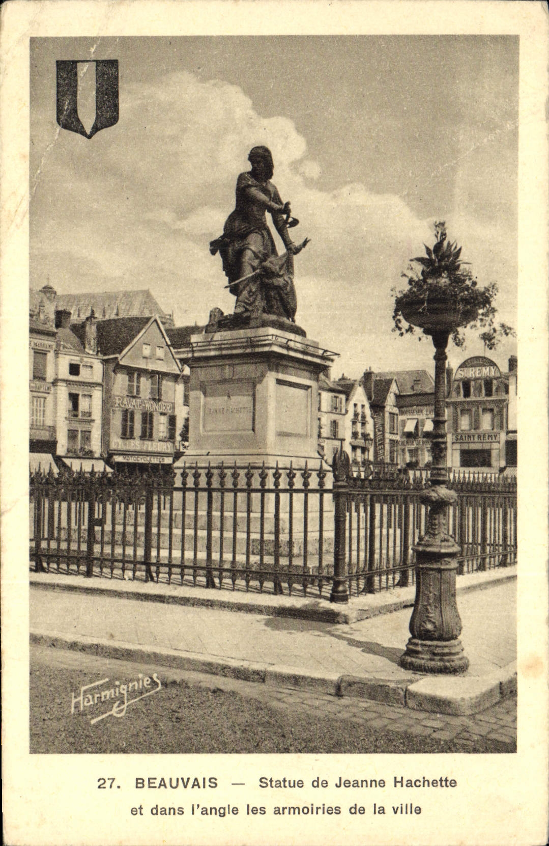 CPA Beauvais Statue de Jeanne Hachette et dans l'angle les armoiries de la ville 
