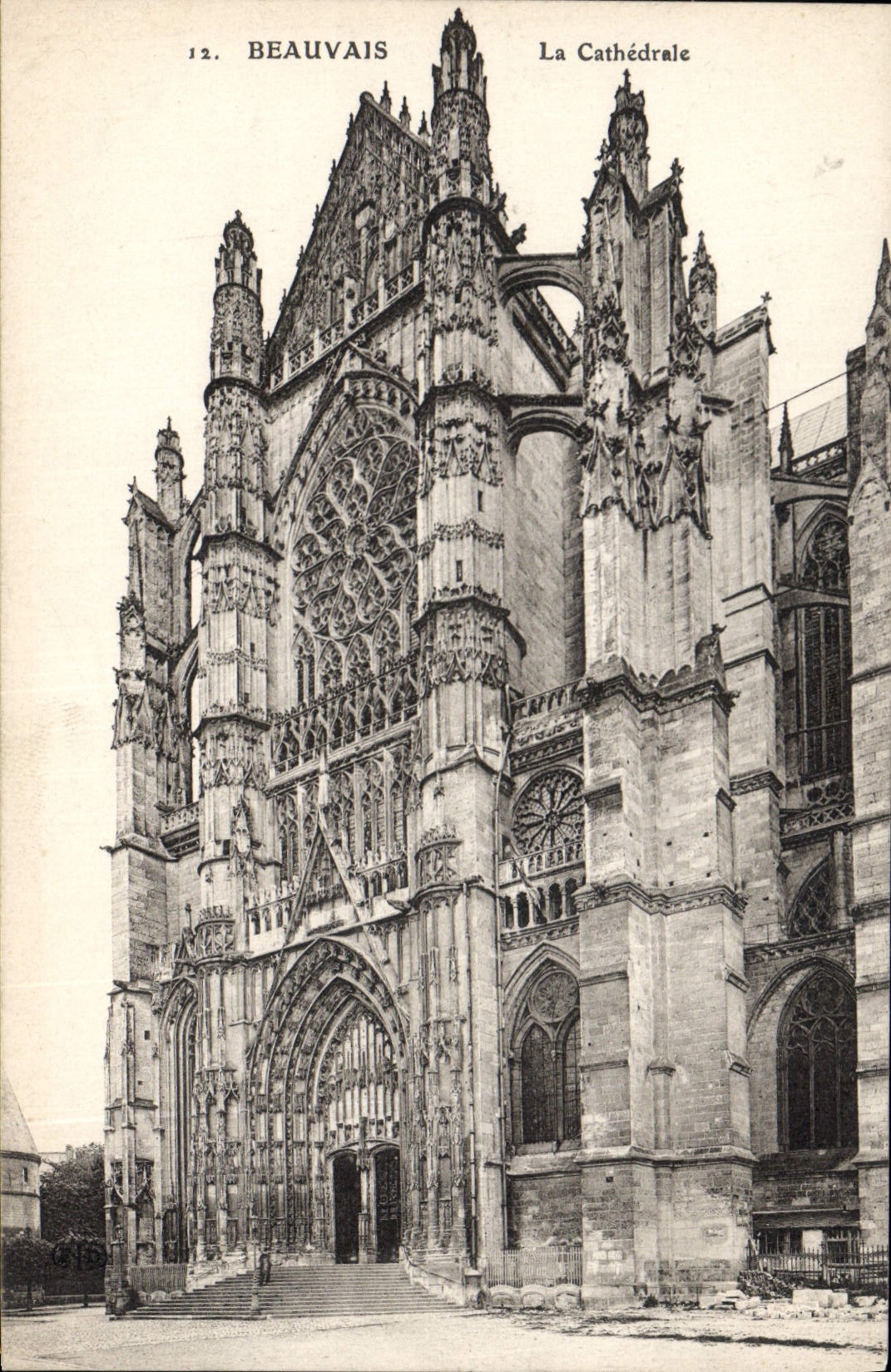 CPA Beauvais La Cathedrale 