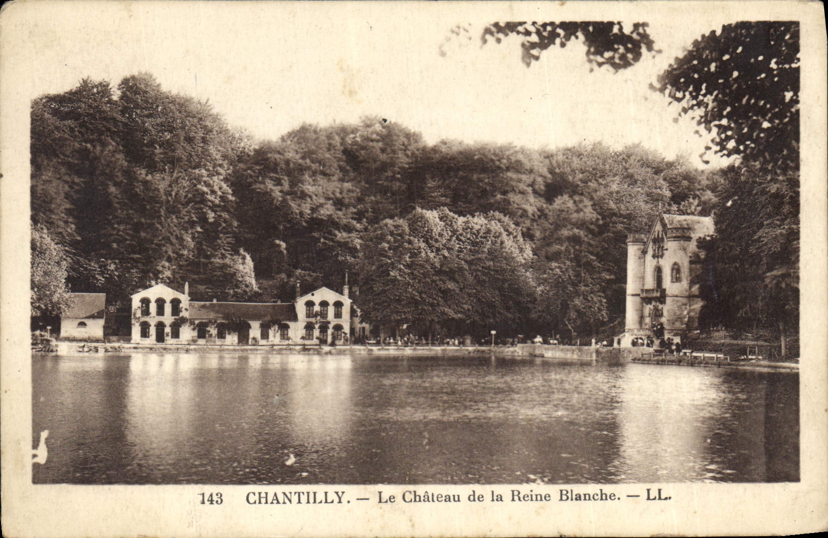 CPA Chantilly Le Chateau de la Reine Blanche 