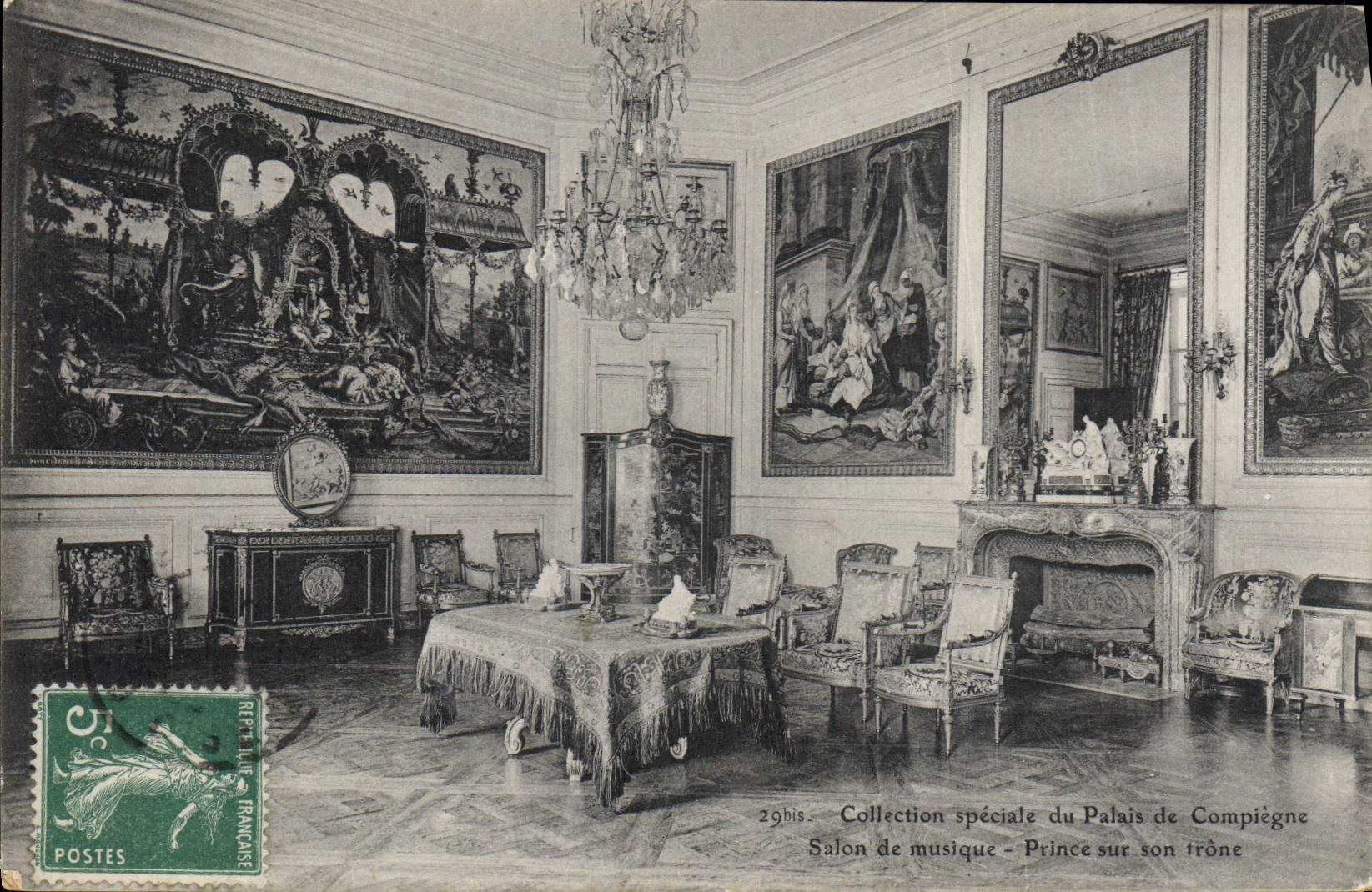CPA Collection speciale du Palais de Compiegne Salon de musique Prince sur son trone