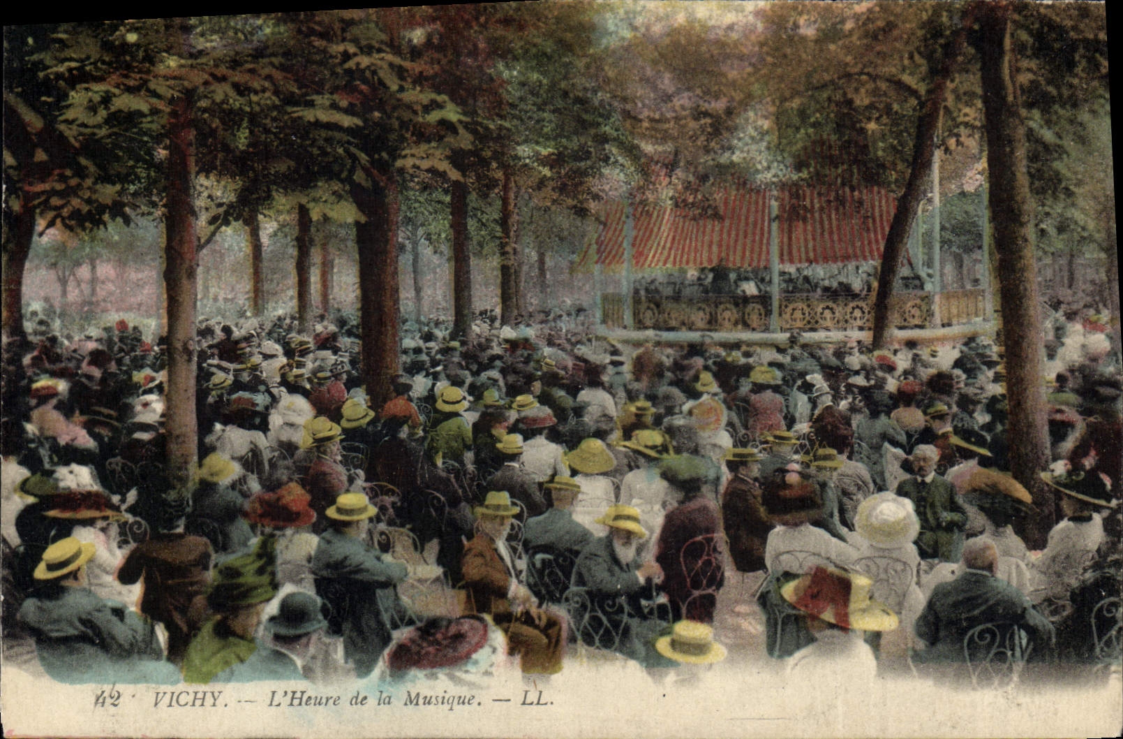 CPA Vichy L'Heure de la Musique 