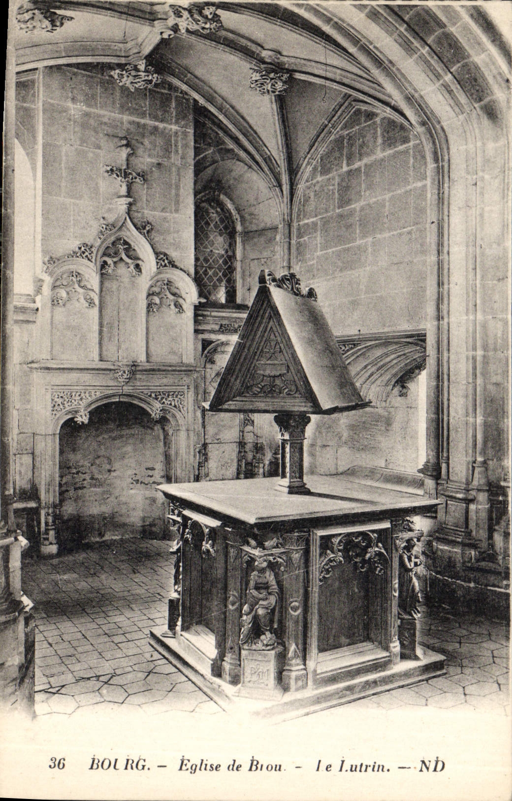 CPA Eglise de Brou Le Lutrin 