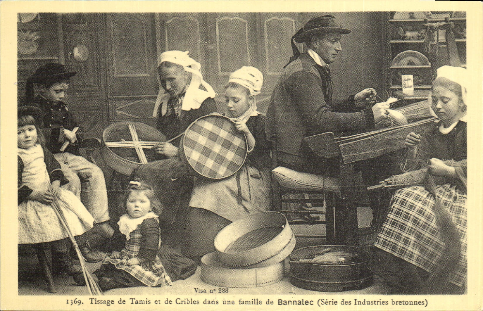 REPRO Tissage de Tamis et de Cribels dans une famille de Bannalec Folklore