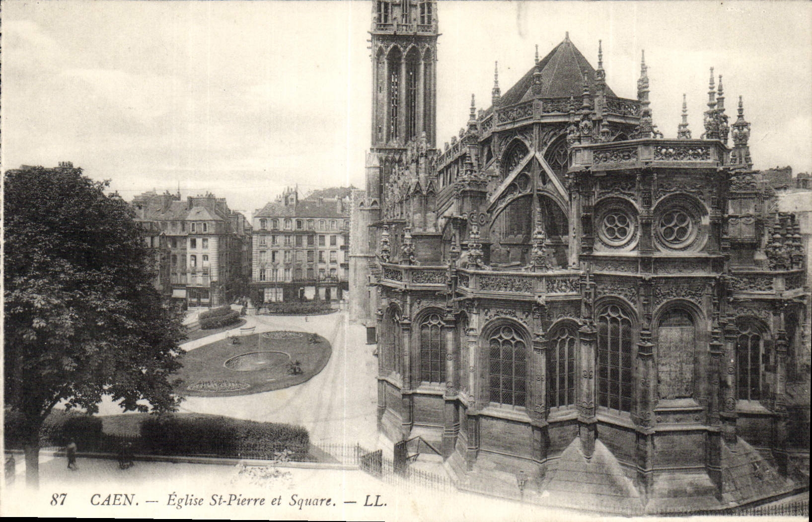 CPA Caen Eglise St Pierre et Square 