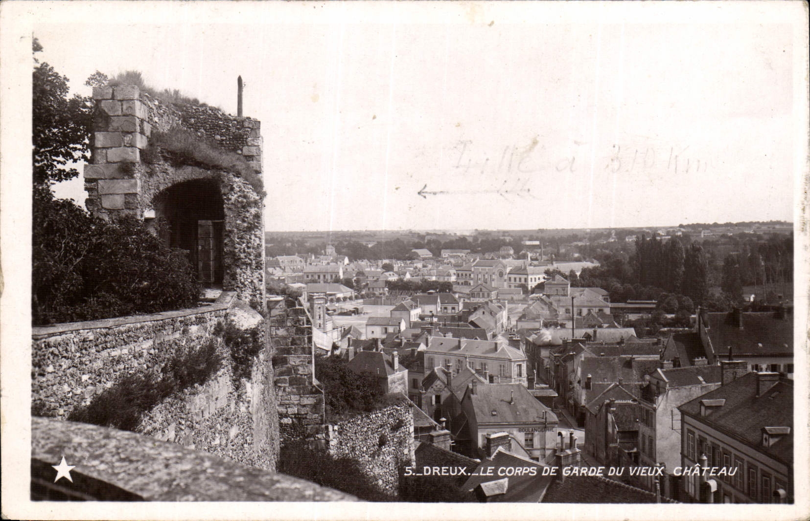 CPA Dreux Le Corps de Garde du Vieux Chateau 