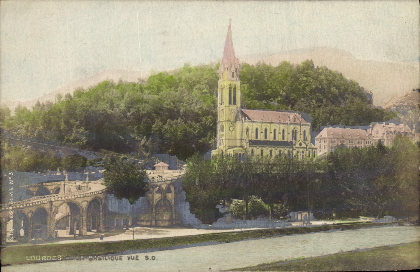CPA Lourdes La Basilique Vue 